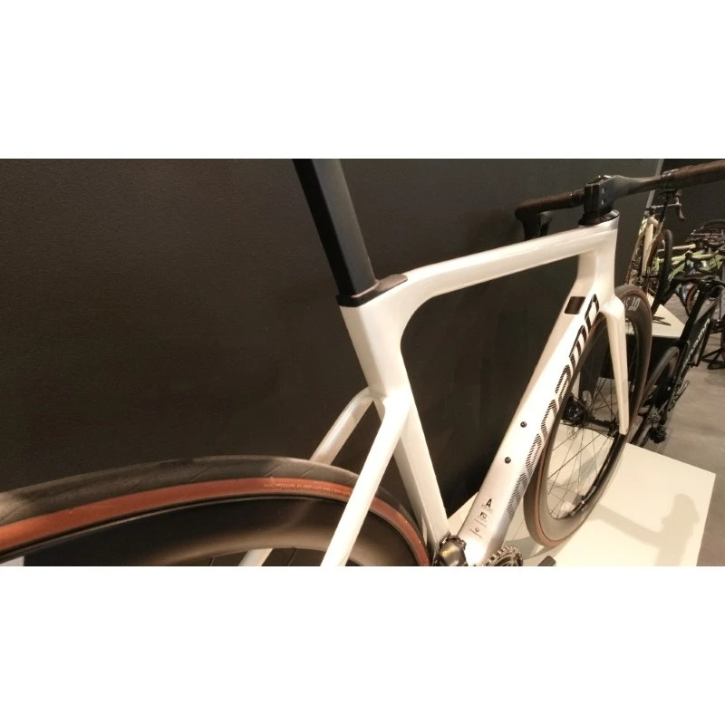 Bici Da Corsa MEGAMO PULSE ELITE AXS 09 Disk In Carbonio SRAM RIVAL AXS 12v Elettronico + Powermeter 8 Bici Da Corsa MEGAMO PULSE ELITE AXS 09 Disk In Carbonio SRAM RIVAL AXS 12v Elettronico + Powermeter - immagine 8