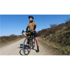 Borsa Bikepacking Al Manubrio AGU VENTURE ROLL 1,5 Litri Vintage 7 Borsa Bikepacking Al Manubrio AGU VENTURE ROLL 1,5 Litri Vintage -Vendite SRAM borsa bikepacking al manubrio agu venture roll 15 litri vintage 2