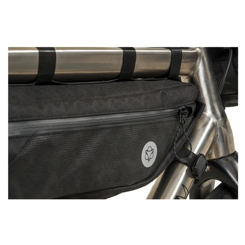 Borsa Orizzontale Al Telaio Bikepacking AGU VENTURE 4 Litri Nera MEDIUM HI-VIS 8 Borsa Orizzontale Al Telaio Bikepacking AGU VENTURE 4 Litri Nera MEDIUM HI-VIS - immagine 8