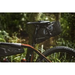 Borsa Orizzontale Al Telaio Bikepacking FORCE ADVENTURE FRAME 1.7 LITRI 7 Borsa Orizzontale Al Telaio Bikepacking FORCE ADVENTURE FRAME 1.7 LITRI -Vendite SRAM borsa orizzontale al telaio bikepacking force adventure frame 3